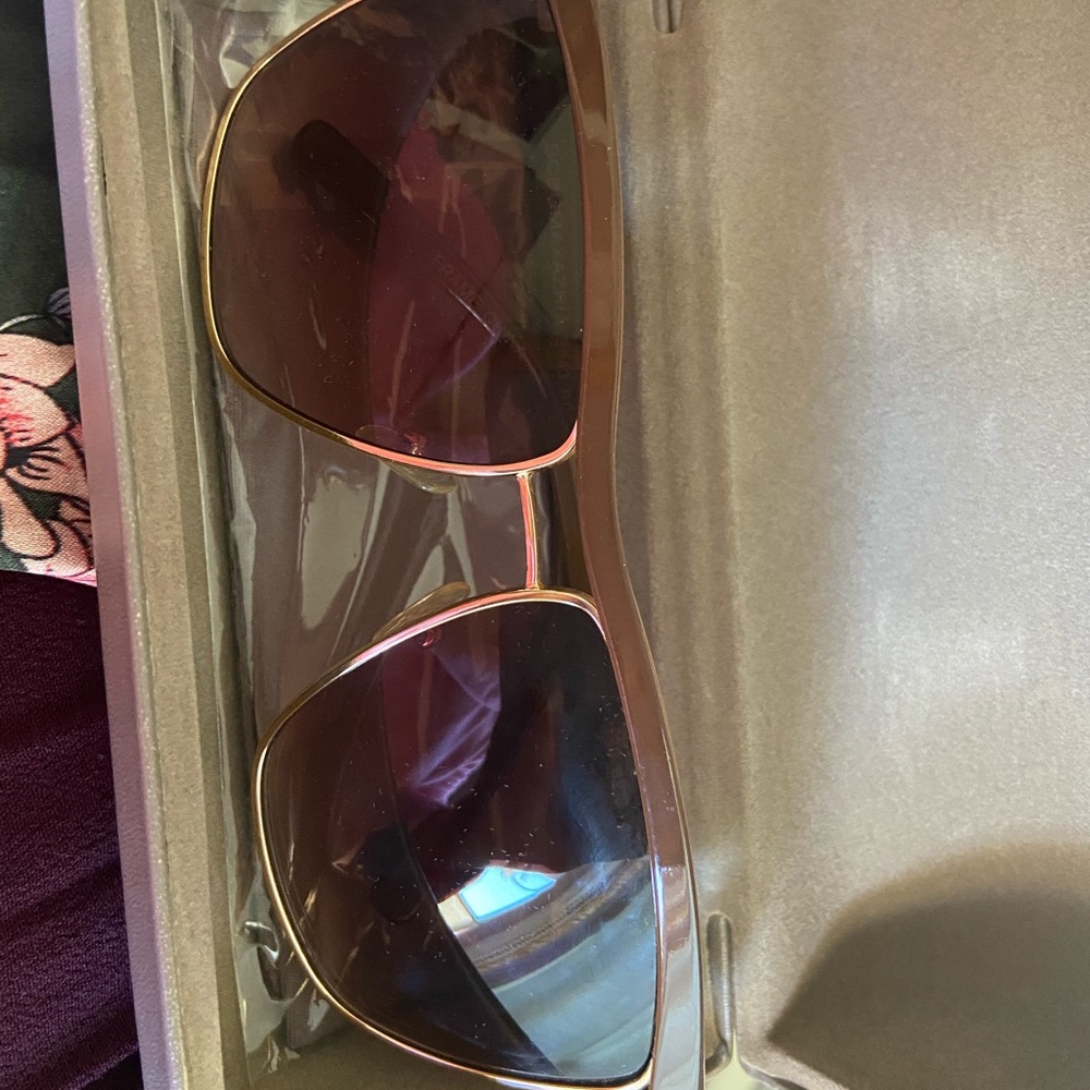 BCBMAXAZRIA SUNGLASSES